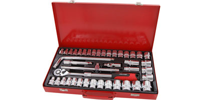 Socket Set with Extending Ratchet